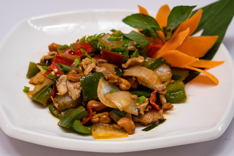 Char Sach Mon Svay Chanty-Fried Chicken with Cahew nut