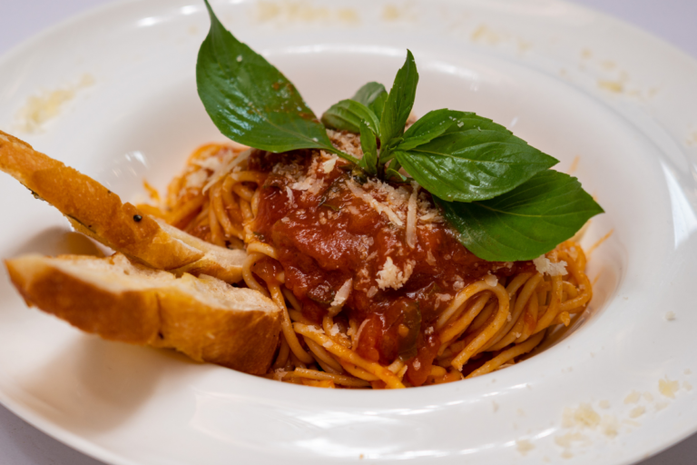 Mei Italy Sach Kor-Spaghitti Bolonaise with Beef and Cheese