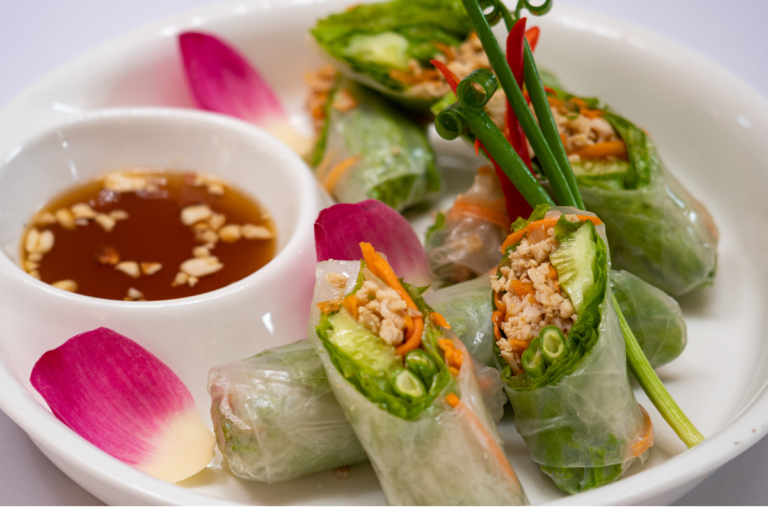 Neam Bon Lear Sros -Fresh Spring Roll with Chicken
