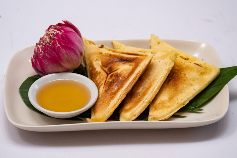 Num Dot-Pan Cake Fresh Fruit