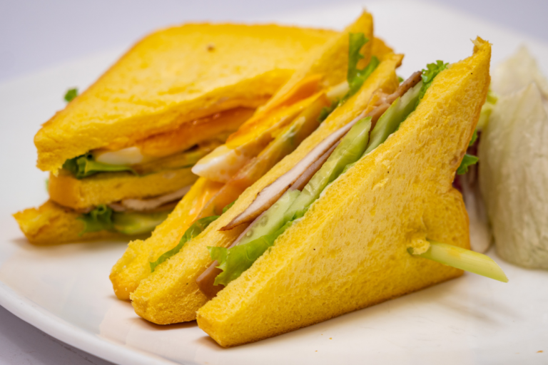 Num Sanchwich Sach Mon-Club Sandwich with Chicken And Ham Cheese