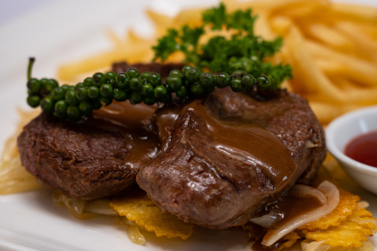 Sach Kor Chearn-Beef Steak with French Fried