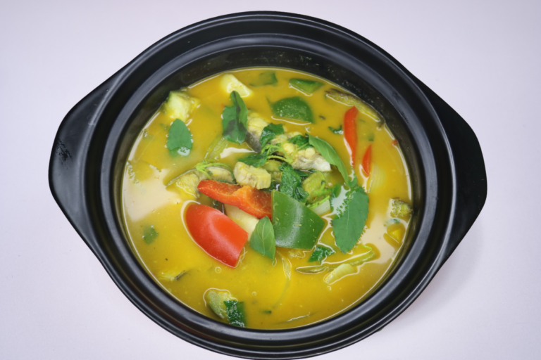 Som Lor Mjuo Khtis  Sach Trey-Coconut Sour Soup With Fish