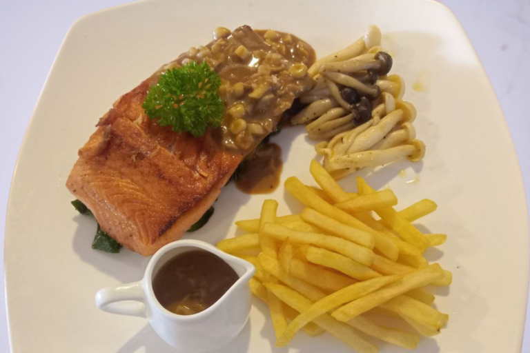 Trei Chien – Salmon Fish Steak with Mushroom Sauce